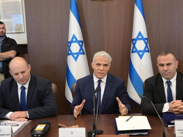 Premierminister Lapid bei der Sondersitzung des Kabinetts